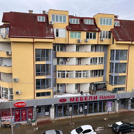 City View Apartment With 2 Bedrooms And Free Garage بلاغويفغراد المظهر الخارجي الصورة