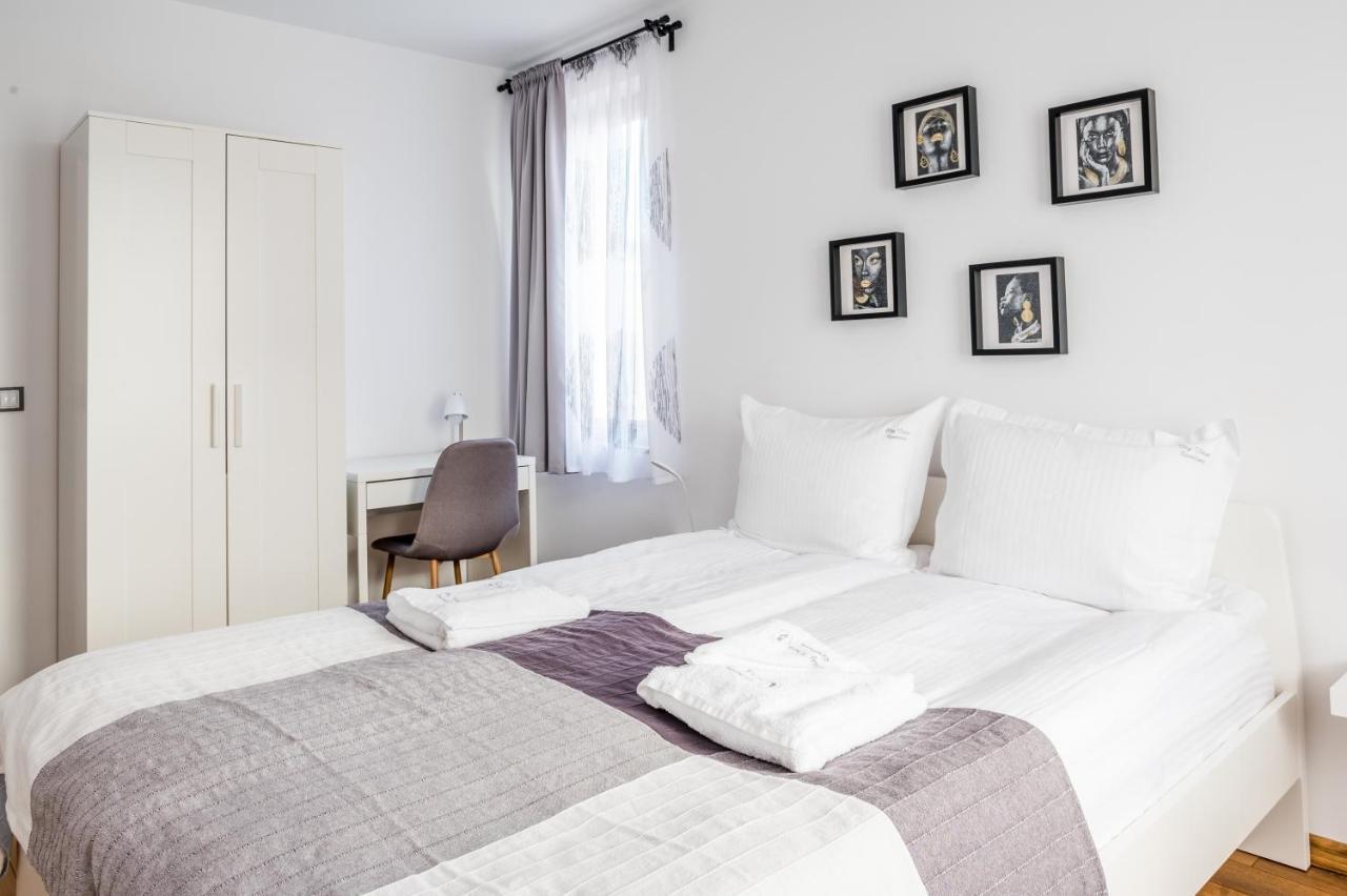 City View Apartment With 2 Bedrooms And Free Garage بلاغويفغراد المظهر الخارجي الصورة