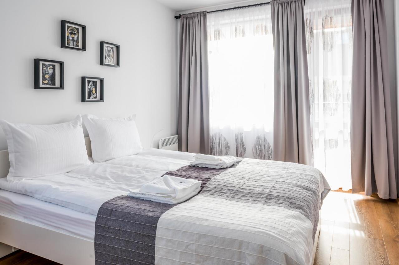 City View Apartment With 2 Bedrooms And Free Garage بلاغويفغراد المظهر الخارجي الصورة