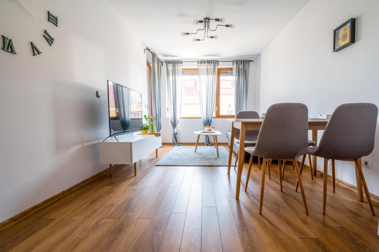 City View Apartment With 2 Bedrooms And Free Garage بلاغويفغراد المظهر الخارجي الصورة